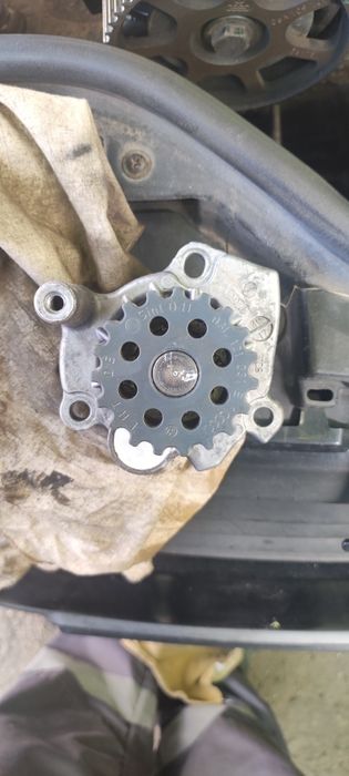 Помпа на Passat B5 1.9
