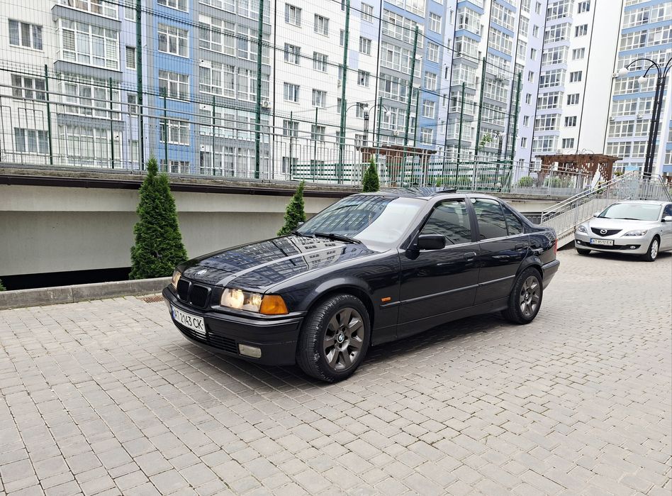 Продам БМВ 3  1997 р 1,8 Бензин Е36