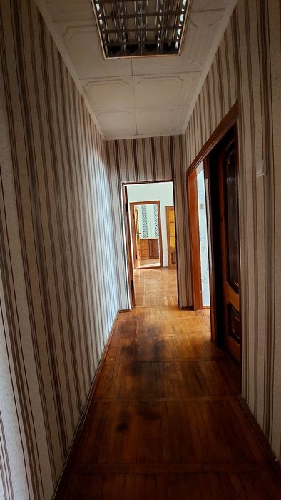 Продам 3-кімнатну квартиру. Вул.Київська,15.