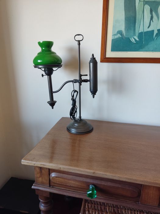 Candeeiro de mesa em latão