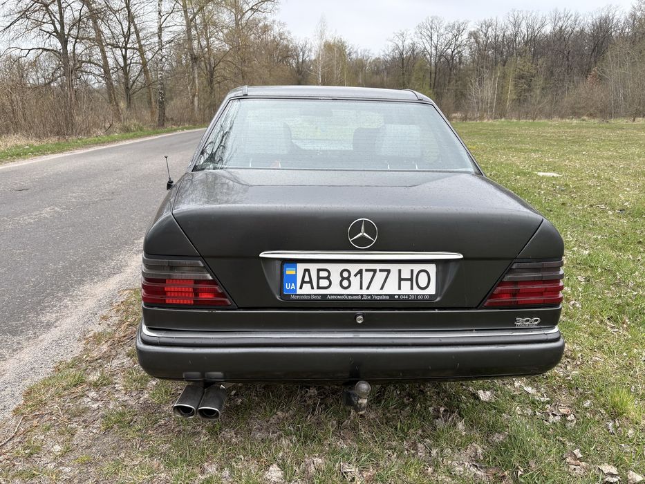 Mercedes-Benz E-Class 1990