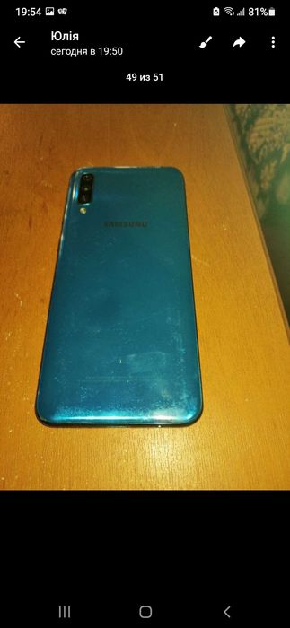 продам смартфон samsung гелакси A 50 в очень хорошем состояни 6/128