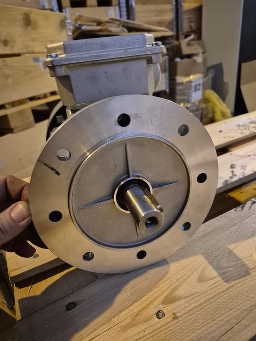 Silnik Nord SK90 SP/4 TF 1.1 kW, 1430 obr/min, NOWY