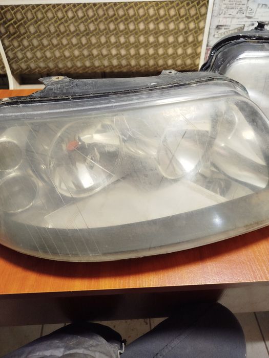 фари на Фольксваген шаран