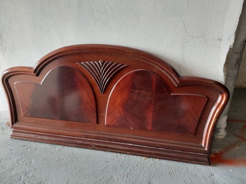Cama de casal em cerejeira 1,95×1,38