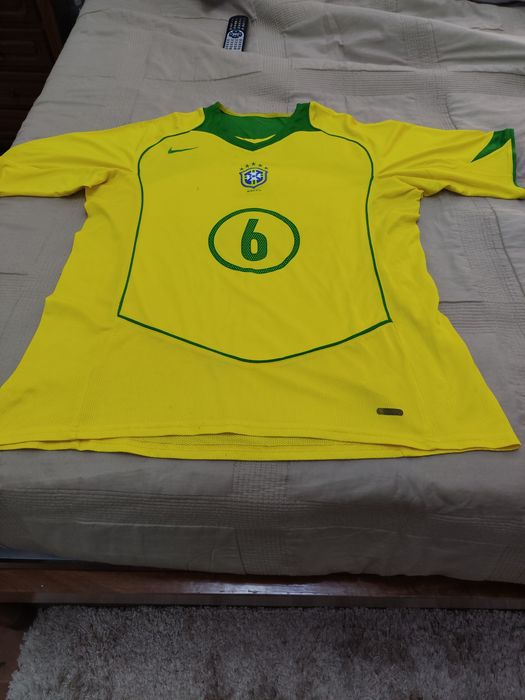 Vendo Camisola  da seleção brasileira. Do Roberto Carlos