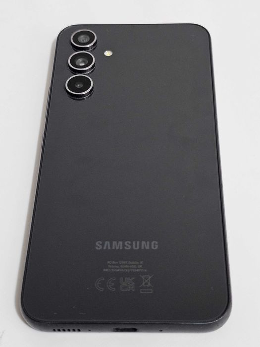 Samsung A54 5g.  Muito bom.
