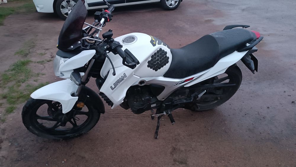 Продам ліфан KP200