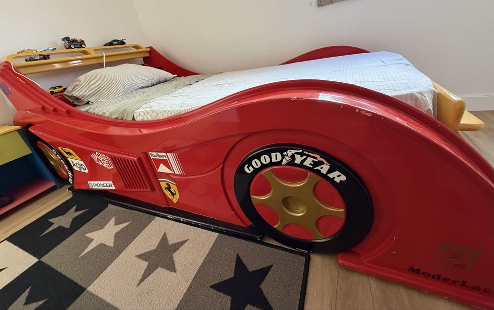 Cama de criança carro Ferrari