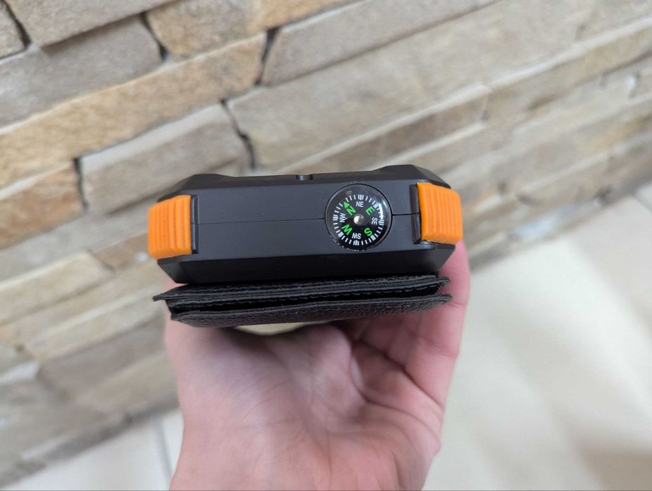 Сонячний павербанк 20000mAh з ліхтарем та швидкою зарядкою PD  компас