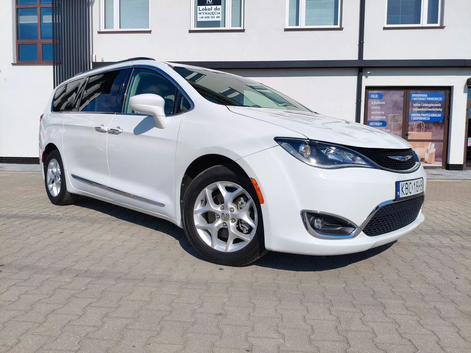 Chrysler Pacifica Piękny Praktyczny Minivan