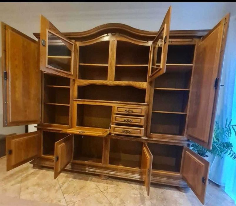 Móvel de Sala em Madeira Maciça
