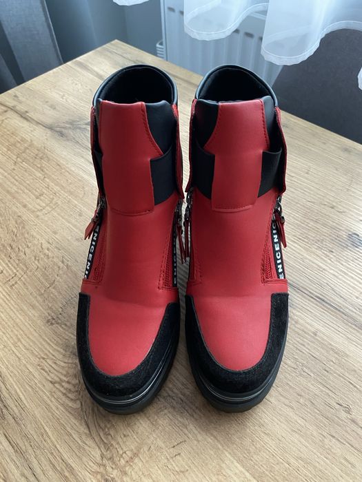 Botki damskie czerwono-czarne