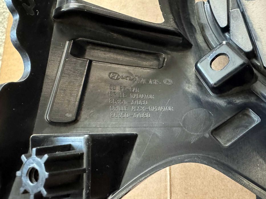 KIA Ceed 3 (рестайлінг 2021-) решітка радіатора 86350-J7DB0