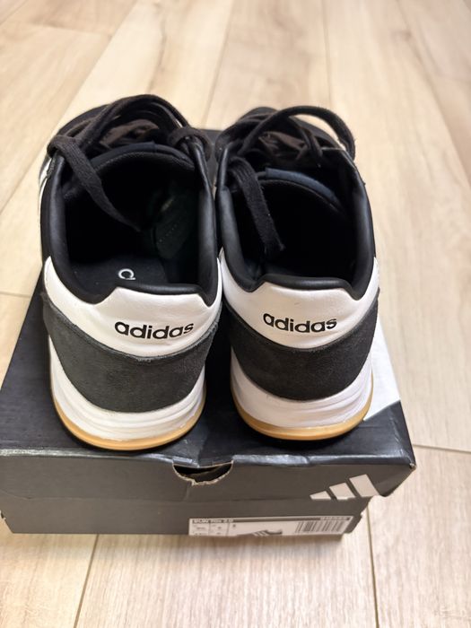 Кросівки Adidas (оригінал), стан чудовий