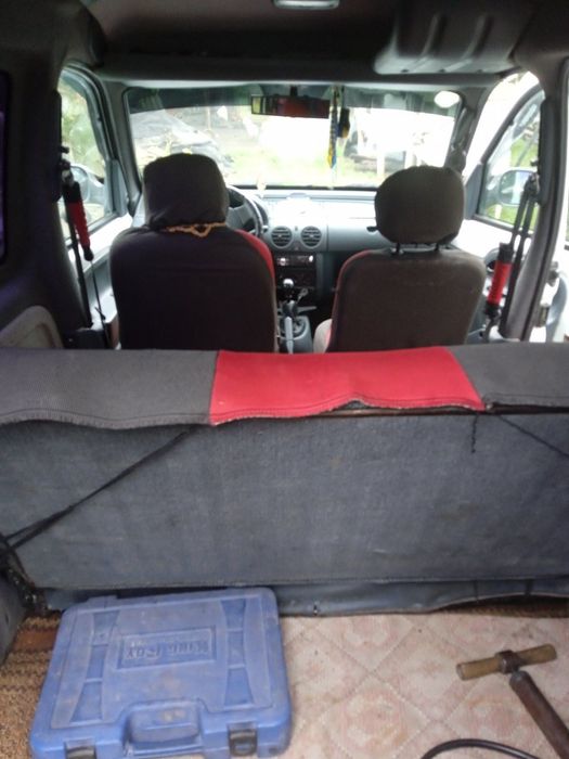 Продам машину                                                   .