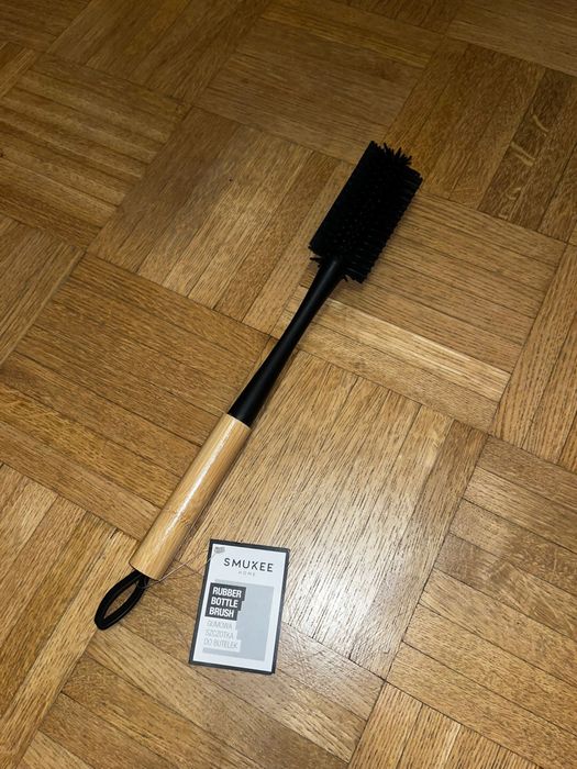 Nowa silikonowa szczotka do mycia butelek