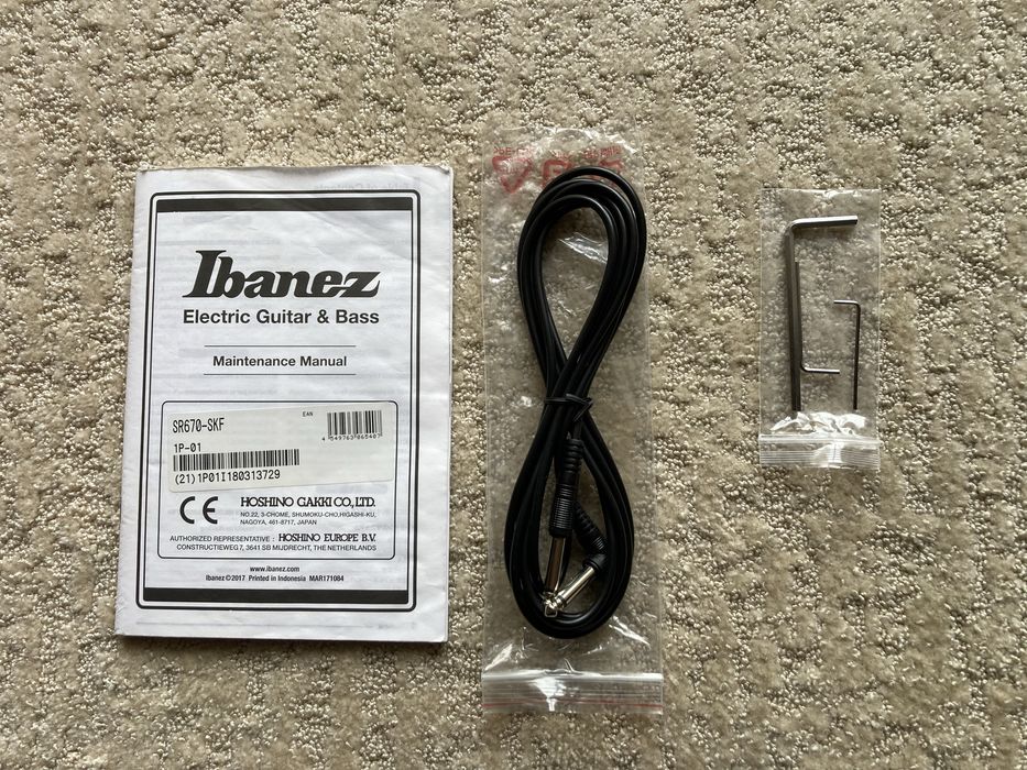 Baixo Ibanez SR670-SKF