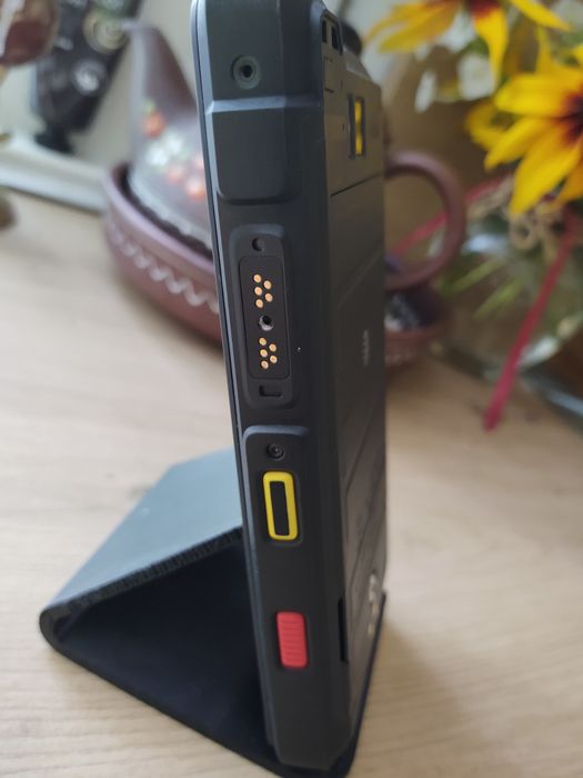 Продам защищённый смартфон Sonim XP8