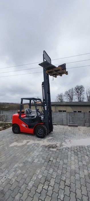 Навантажувач вилковий погрузчик