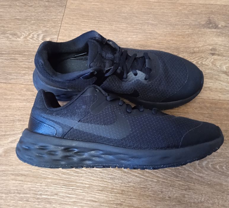 Кросівки Nike REVOLUTION