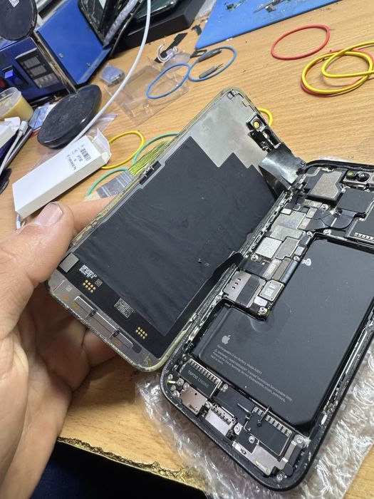 Дисплей iPhone 15 pro