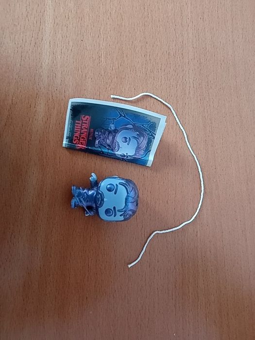 Bonequinhos Kinder Joy stanger things