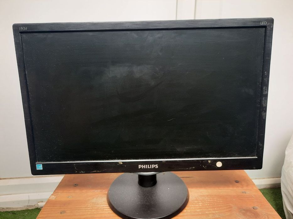 Компьютер, монитор.