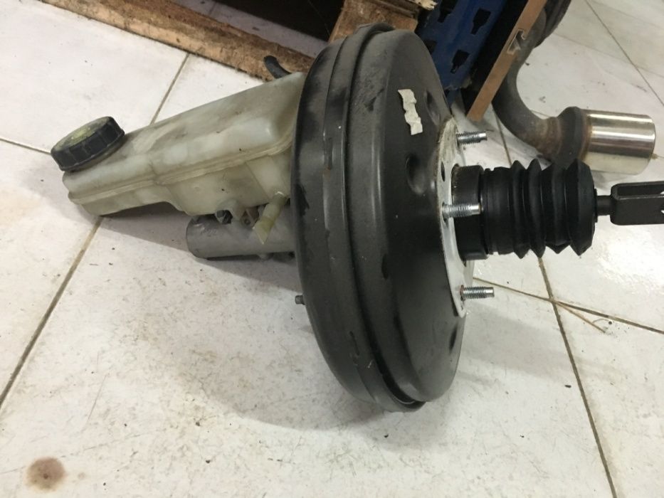 servofreio bomba travoes smart forfour mitsubishi