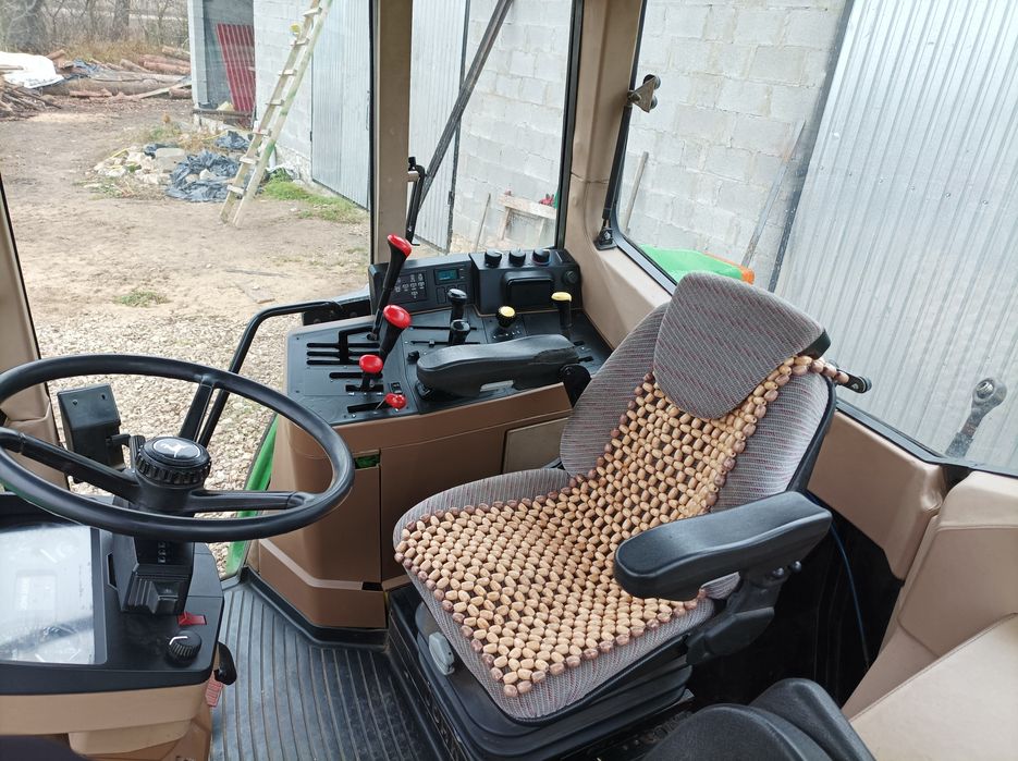 Трактор John Deere 6200