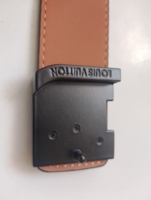 Męski pasek z klamrą "lv"