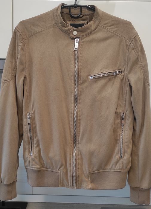 Жіночий верхній одяг
ідеальний,деякий новий, дешево.
Розмір від 4