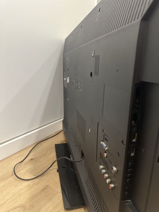 Toshiba 43”  107cm