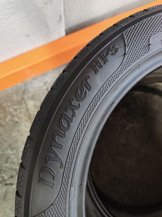 Pneus 205/50r17 Kléber Dynaxer HP3 com 80% piso