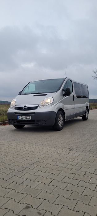 Opel Vivaro 2013 długi 9 osób klima