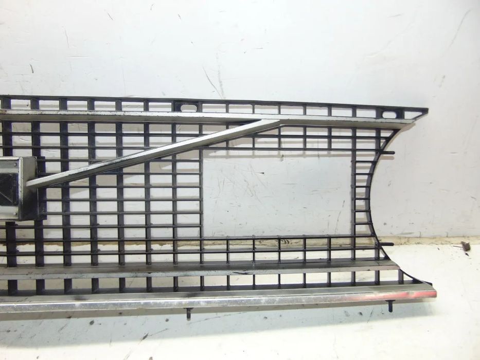 Volvo 144 grelha " nova de stock antigo