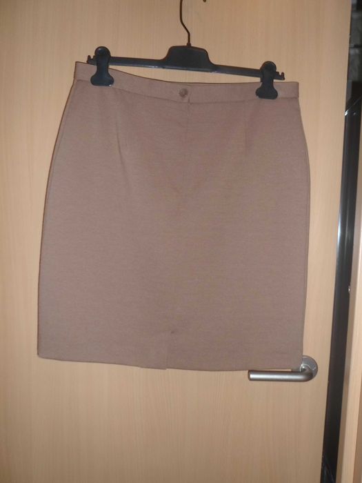 saia cor mel para mulher da marca Antea