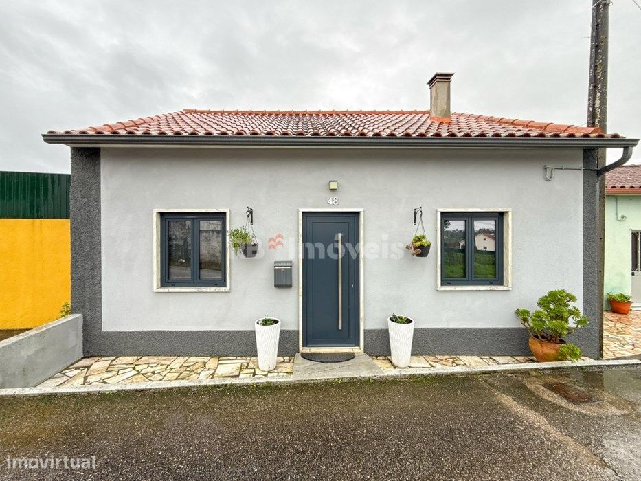 Moradia Totalmente Renovada T2+1 com espaço exteiror - S. Pedro de ...