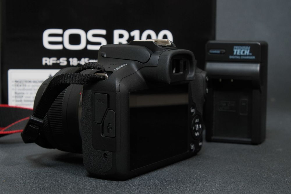 Canon R100 + kit 18-45mm IS STM