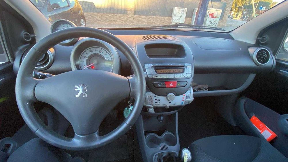 Peugeot 107 1.0 Active — fotografia 2