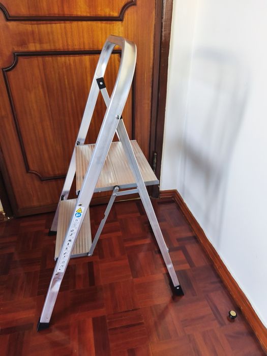 Escadote em alumínio
