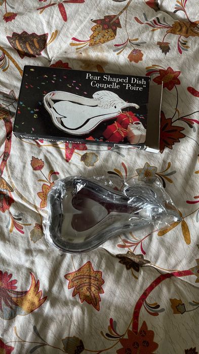 Pear-Shaped Side Dish64752411298433121