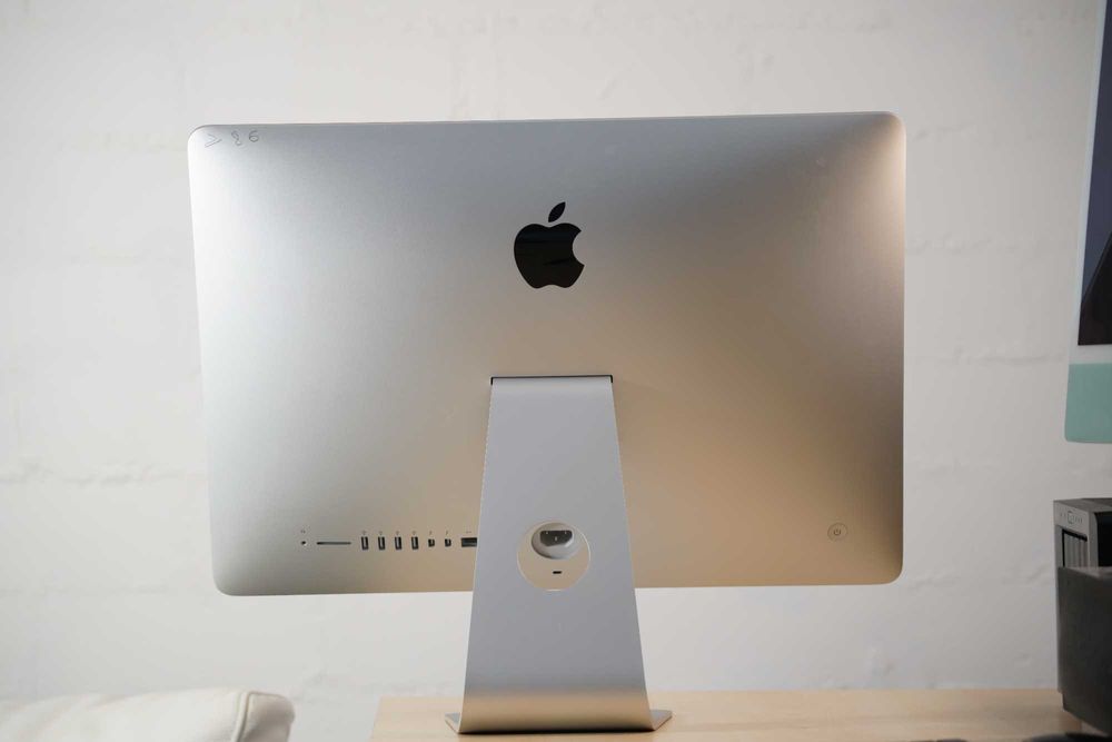 Apple iMac 21.5 2015 RETINA i5 3.1/16/256 GB SSD стан топ (асортимент)