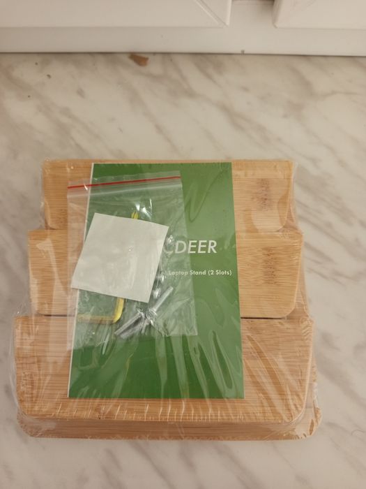 Bambusowy Stojak Pionowy na Laptopa (2 sloty) – Eko Design!