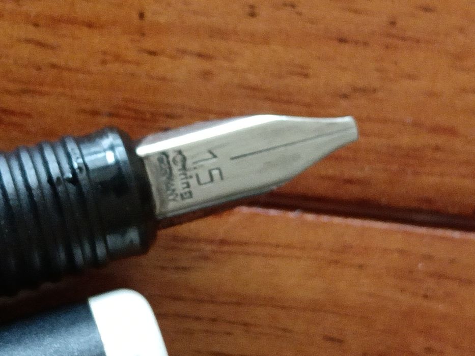 Caneta Rotring Artpen