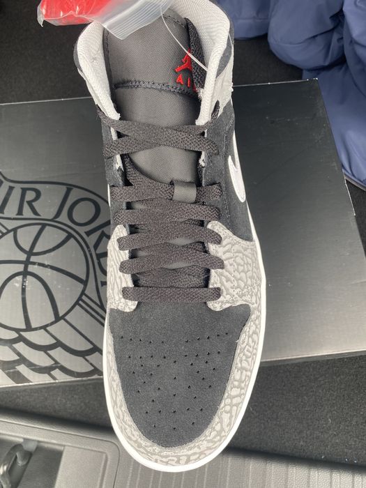 Nike AirJordan 1 Mid SE