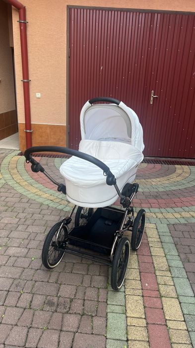 Продам коляску.