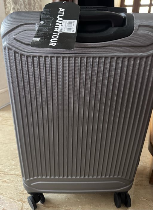 Чемодан валіза Atlanta tour Італія  новий 43*25*66 3300g