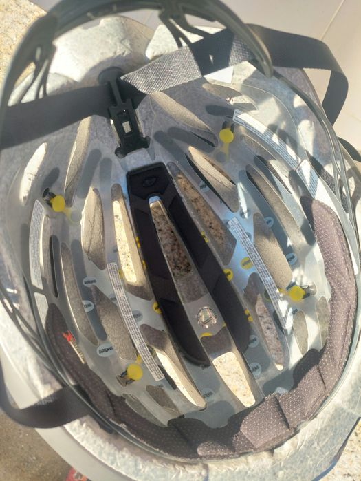 Capacete Giro Cinder Mips