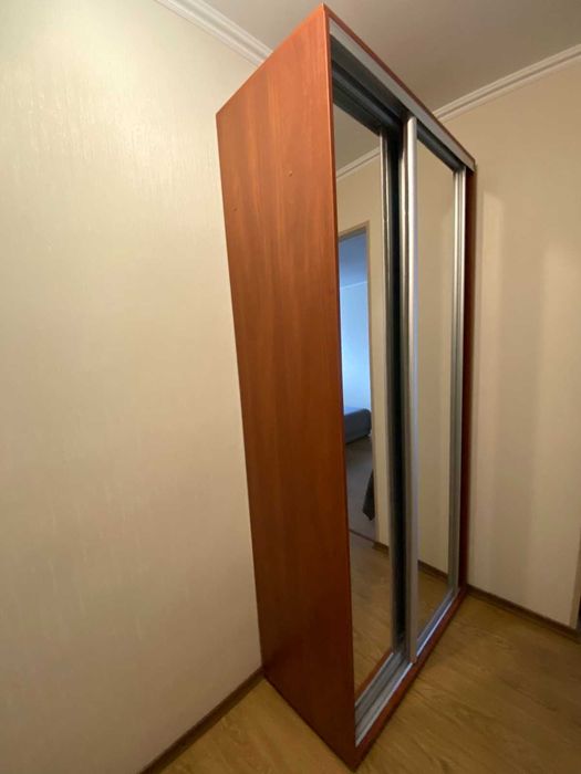 Сдам 1-ком студию . Правый берег . СВЕТ есть . Центр в 15 мин